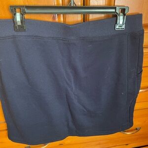 Skort mid thigh front side pockets easy pull on